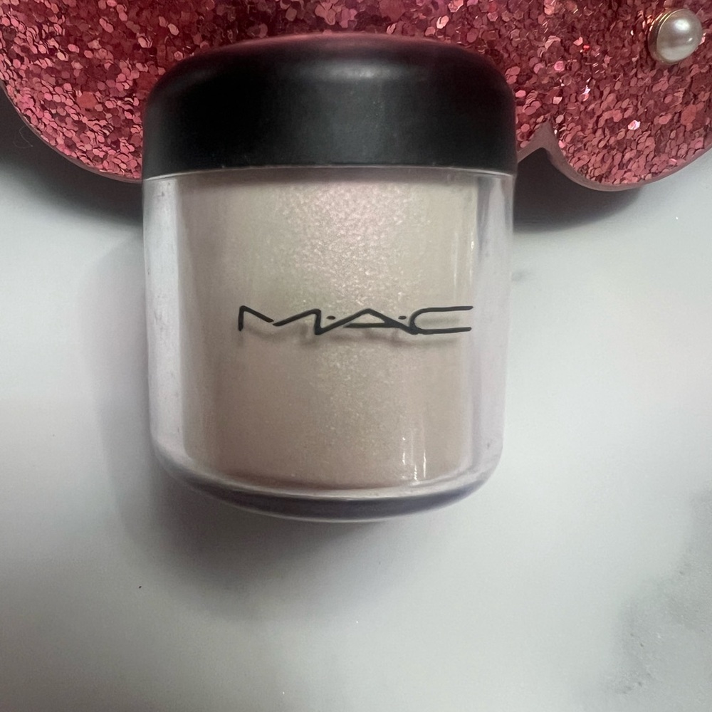 MAC Pink Opal Pigment